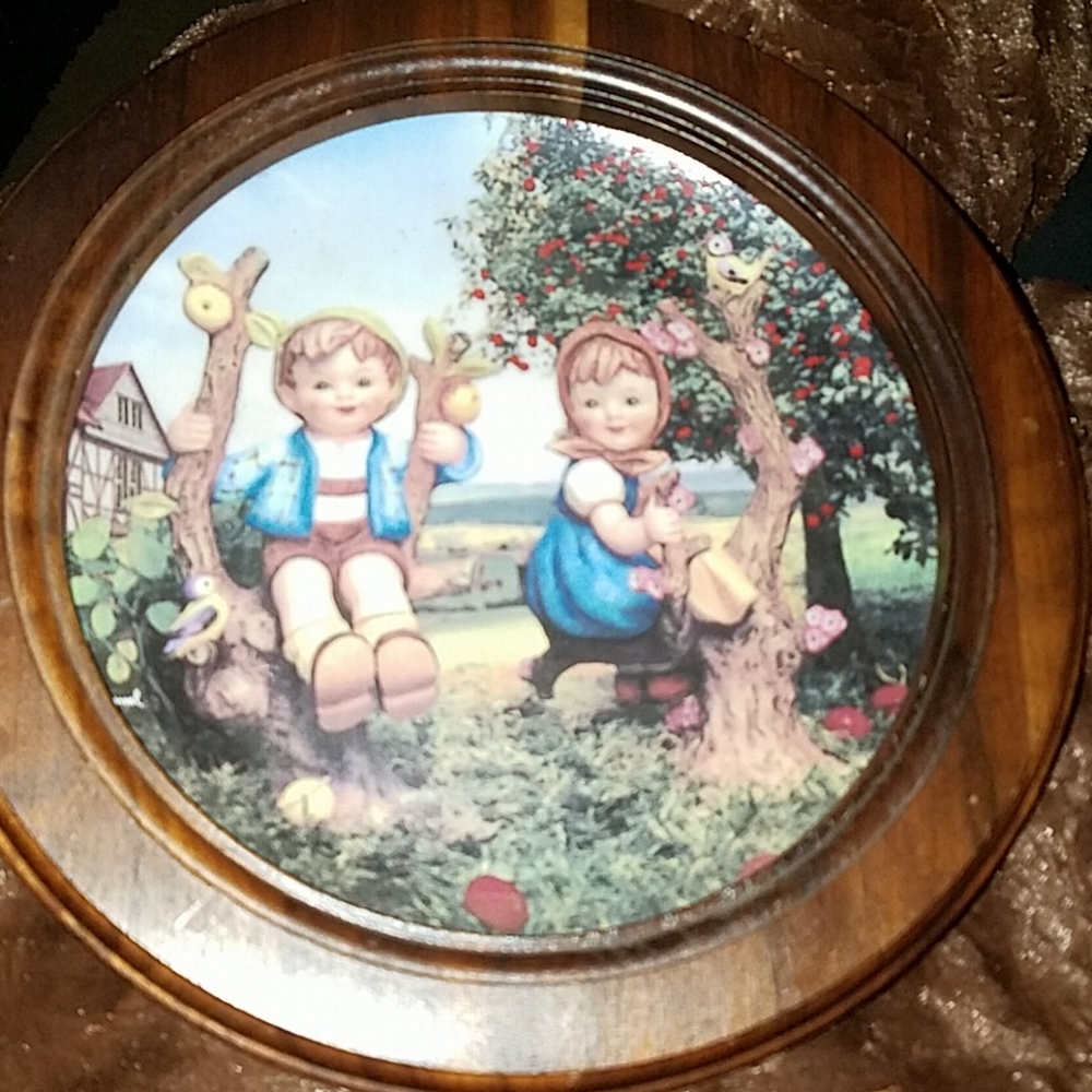 Danbury Mint limited Edition Hummel plate